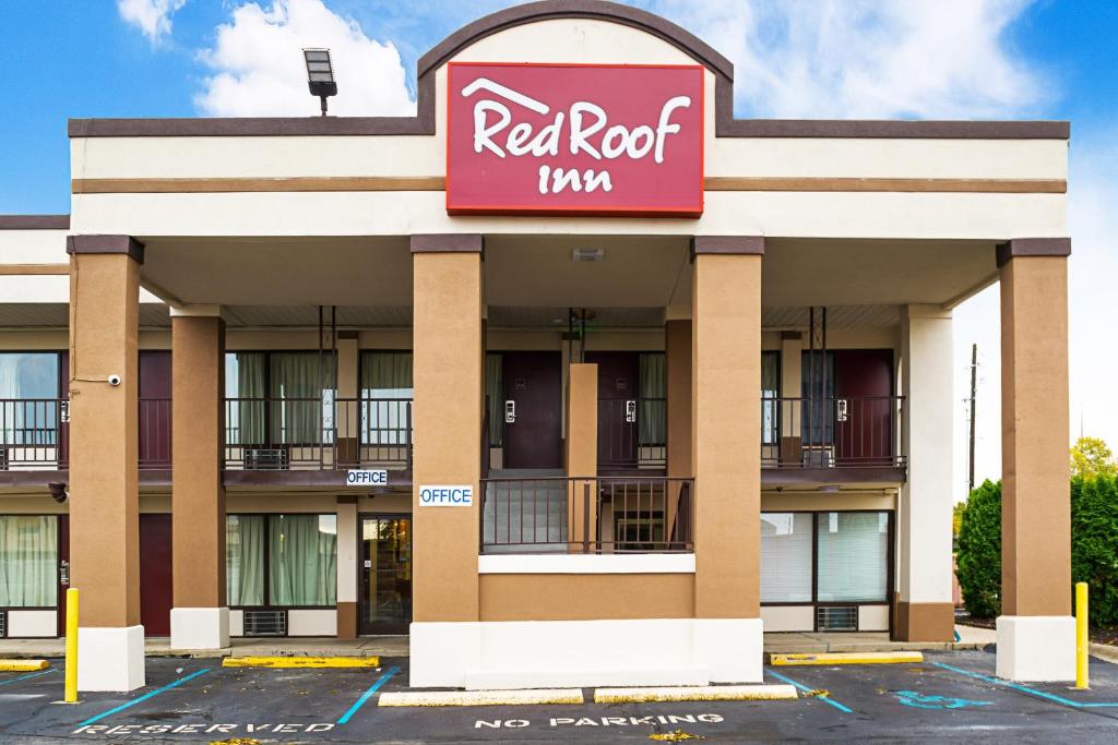 Red Roof Inn Indianapolis East Main image 2